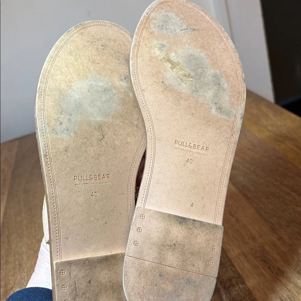 Pull & Bear Leather Gold Textured Strap Flat Sandals Size 40